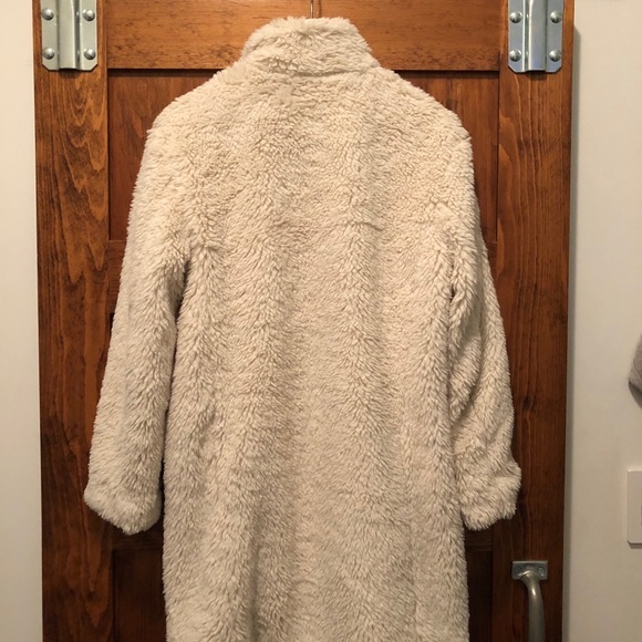 GAP Fur and/or Plush Jacket - Picture 4 of 4